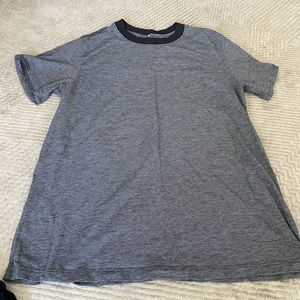 Lululemon tee